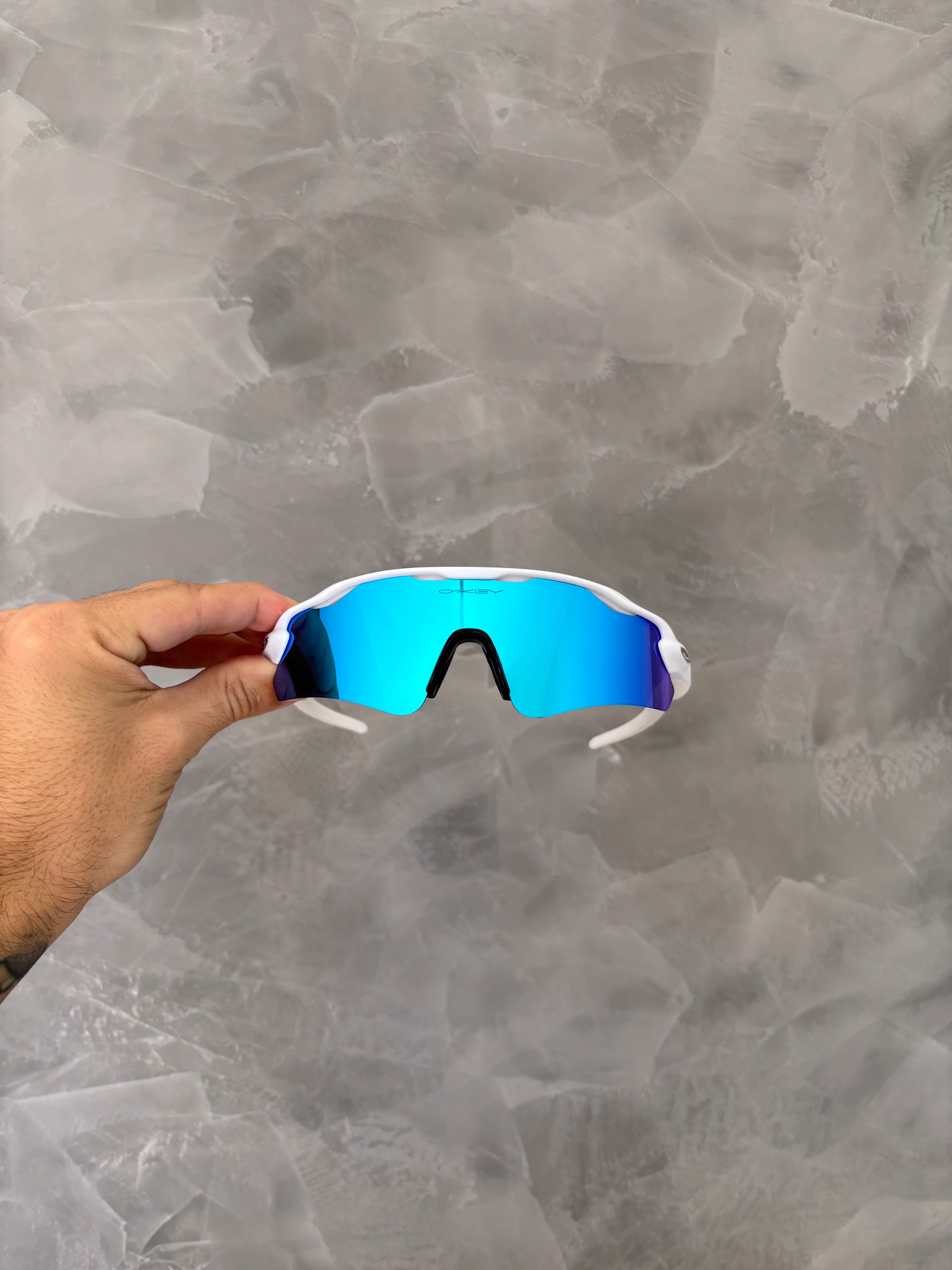 Radar White - Lente Blue Ice