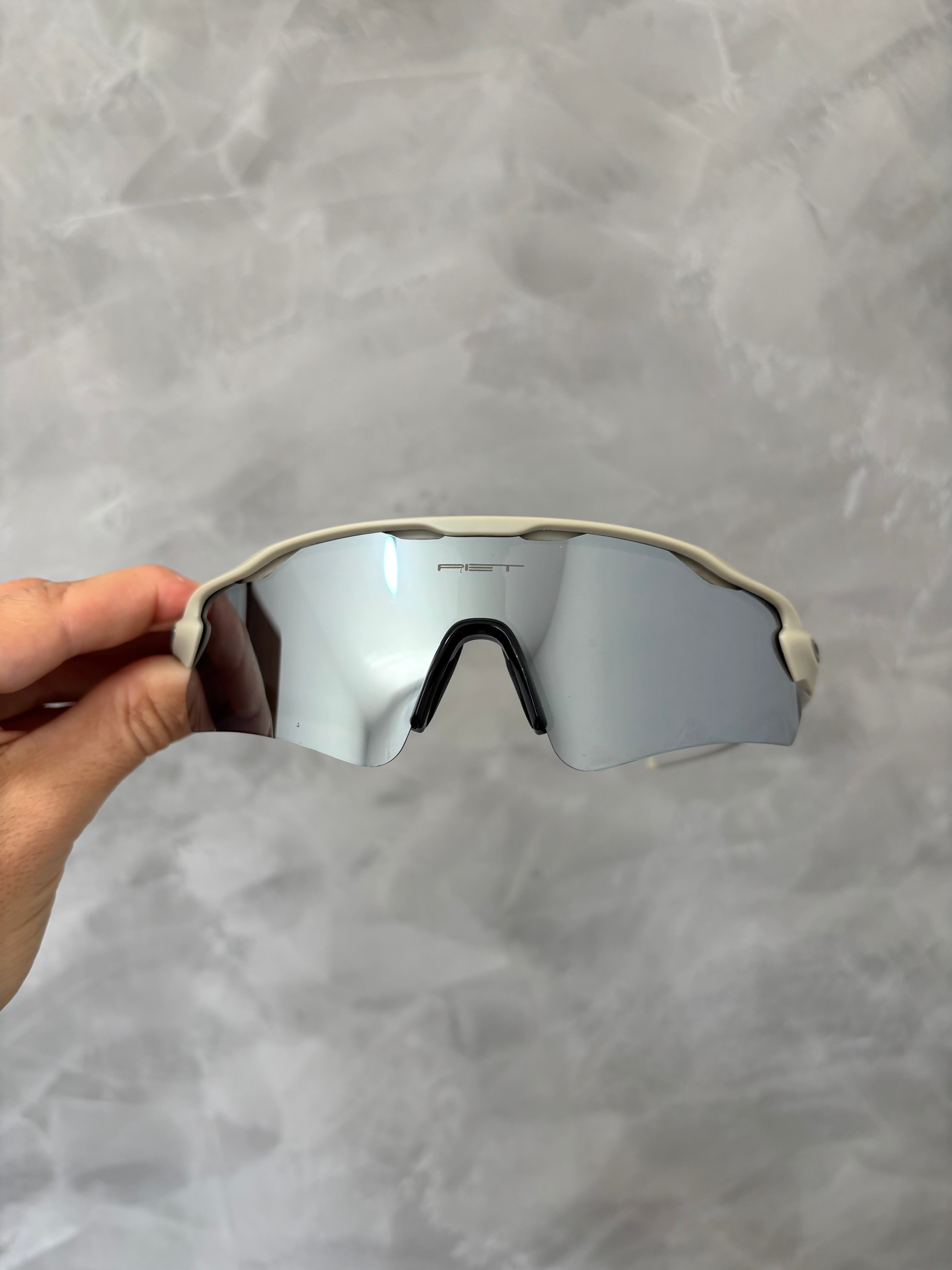 Radar Piet - Lente Liquid Metal