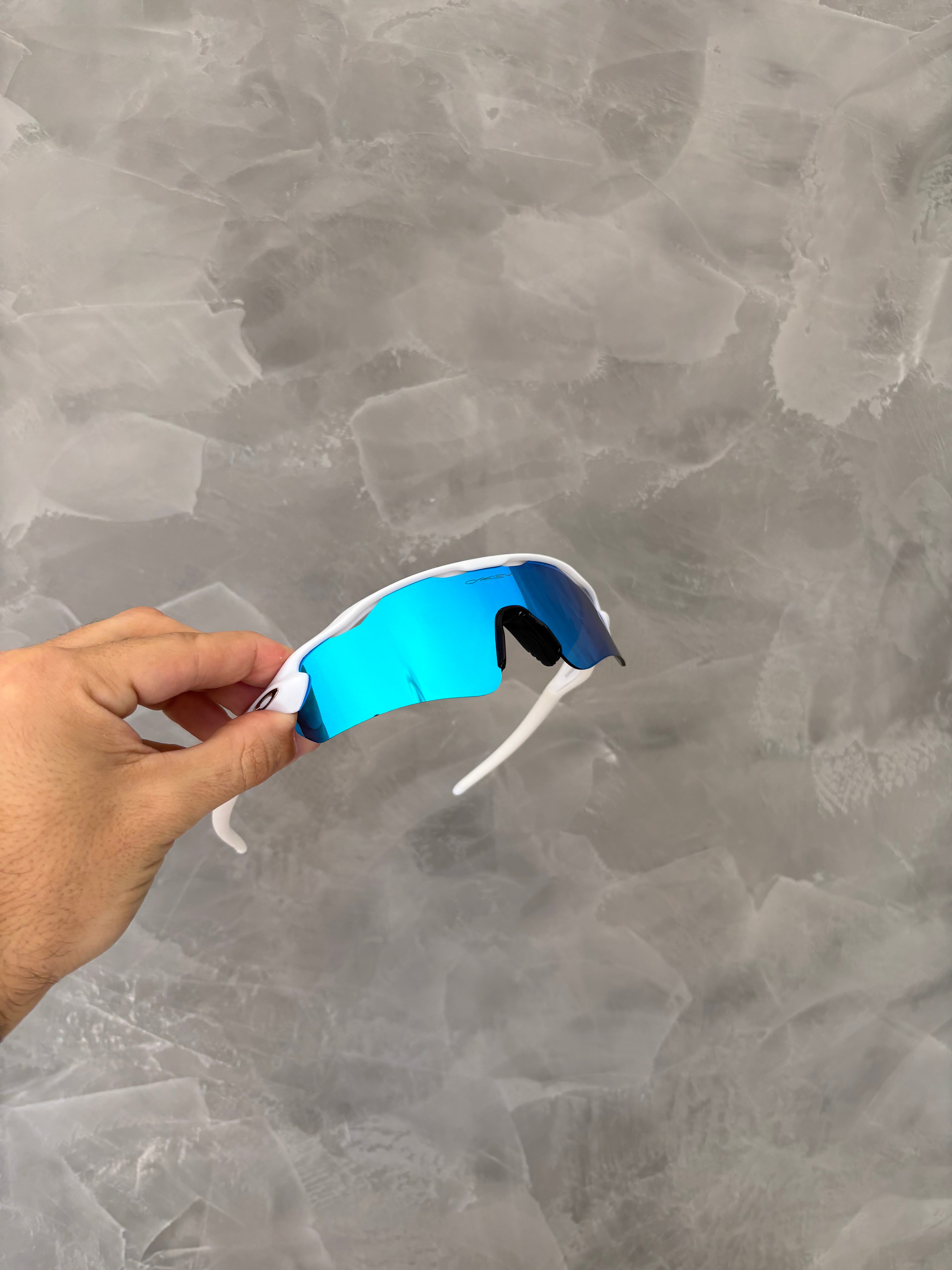 Radar White - Lente Blue Ice