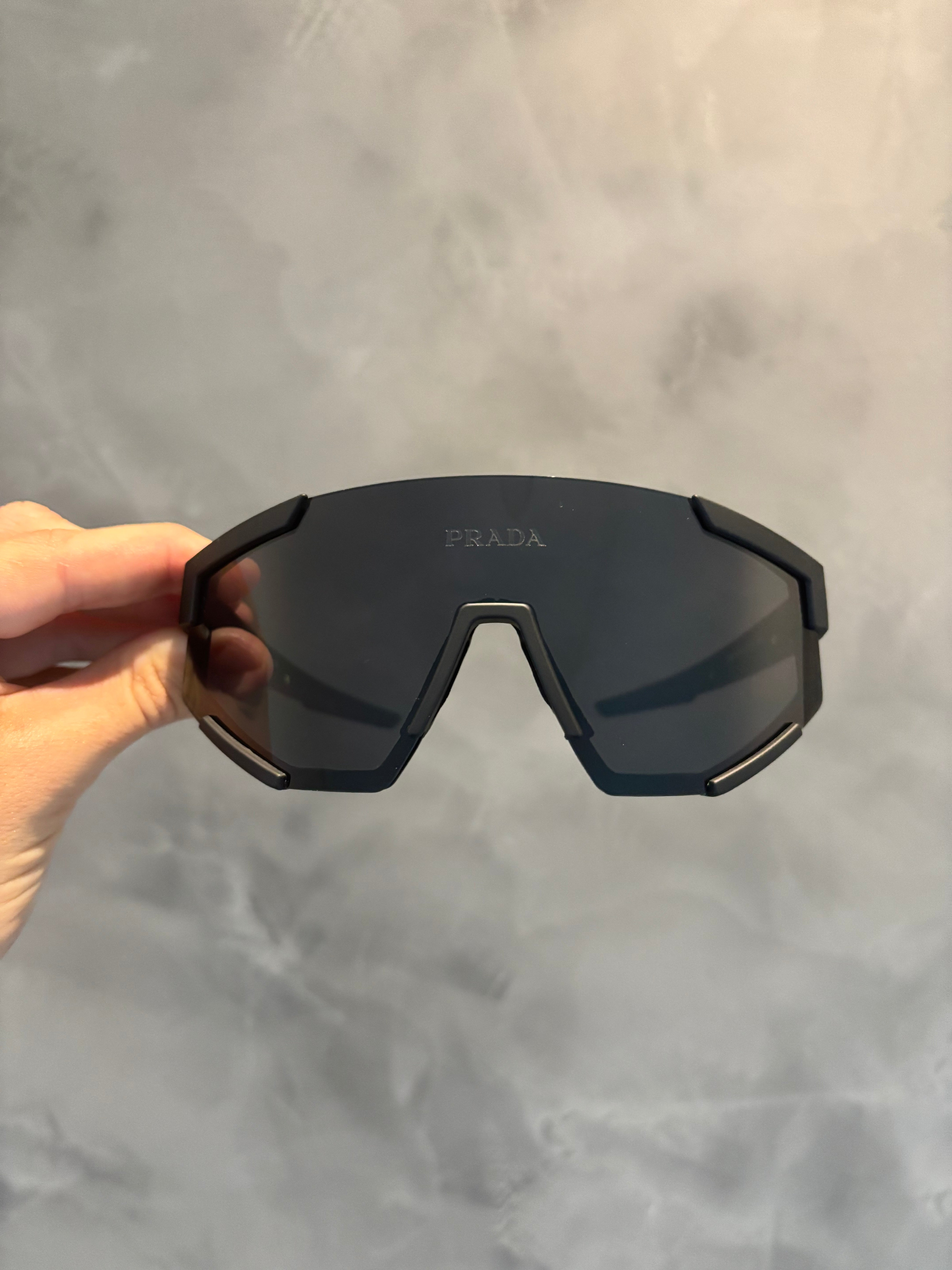 Prada Linea - Full Black