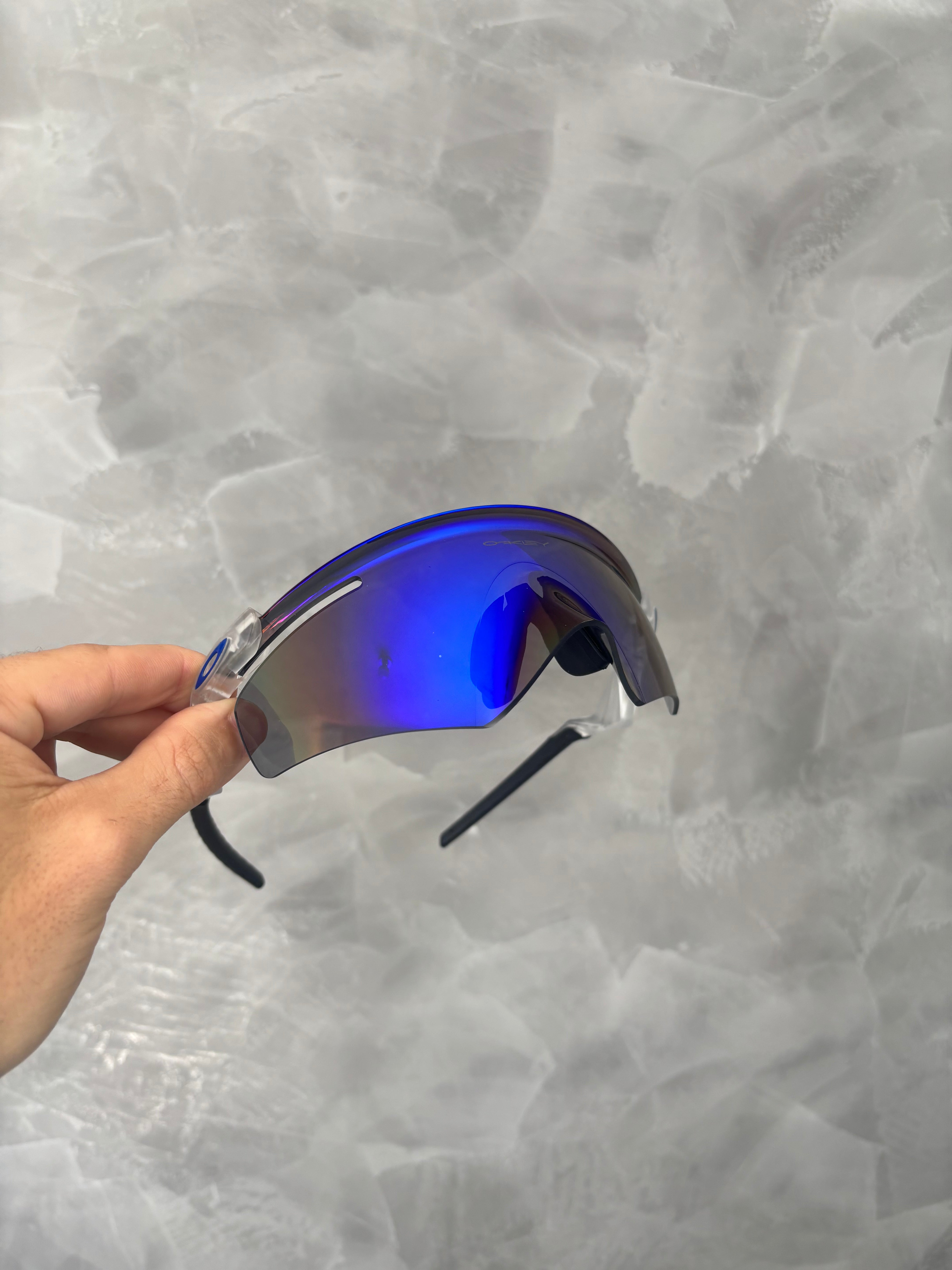 Kato Neon Blue